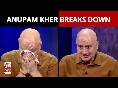 The Kashmir Files: Anupam Kher Breaks Down While Interacting With Kashmiri Pandits | Newsmo
