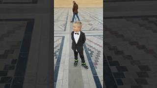 Anıtkabiri Şiiriyle İnleten Hazar