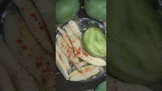 Kaccha Mango 🤤🥭🌶️ #kacchikeri #shots #mango #kacchamango #food #recipe #ytshorts #aam #kacchaaam