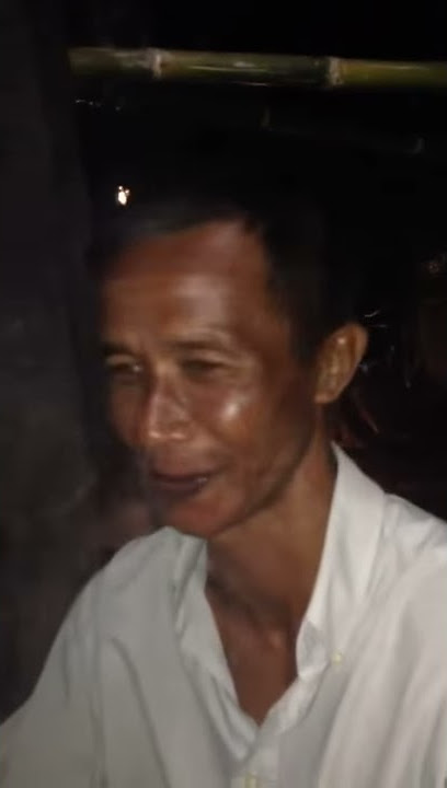 Viral Mengeluarkana Asap Rokok Elektrik Di Telinga
