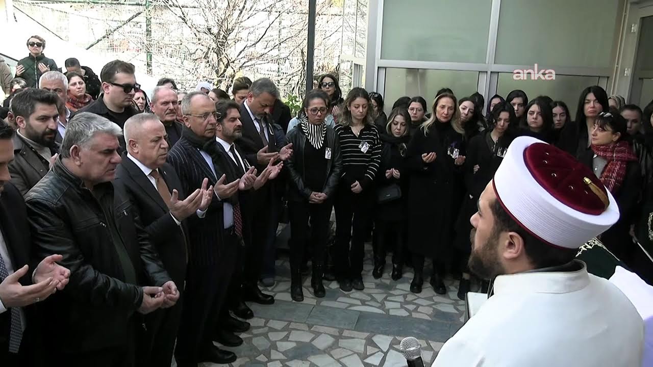 Fatmanur Çelik ile kızı için Ümraniye Hidayet Camisi'nde cenaze töreni düzenleniyor