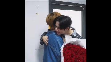 Hugs LOVE🌹 #nunew #zeepruk #zeenunew