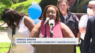 East Orange teacher who saved choking student given key to the city
