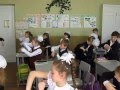 Дівчинка русява фізкультхвилинка Дівчинка русява фізкультхвилинка