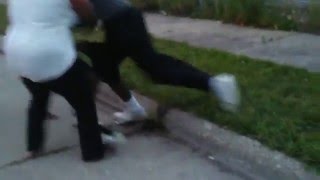 Detroit Street Fight [Grown Man Punishes Boy]