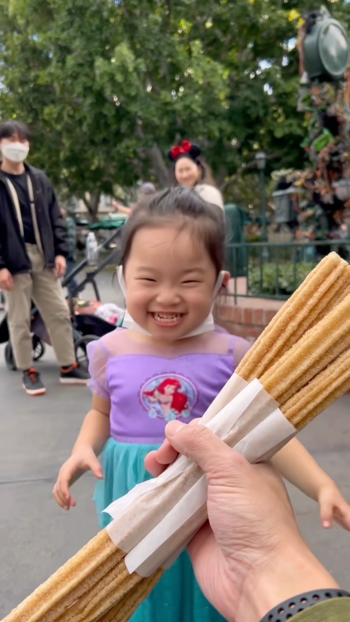 Will kid share her churros?