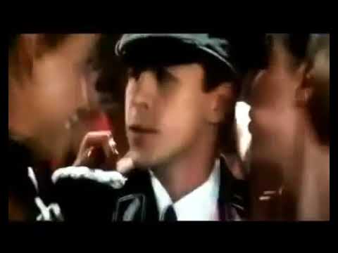 Клип mo-do eins zwei. Как называется песня айн цвай полицай фифти. Айн цвай полицай драй фир бригадир. Айнц драй полицай. Клип модо айн цвай.