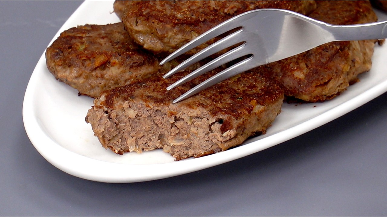 Именно ТАК теперь готовлю ПЕЧЕНЬ! Нежнейшие печёночные котлеты и МАМИНА ПОДЛИВКА - соус из печени