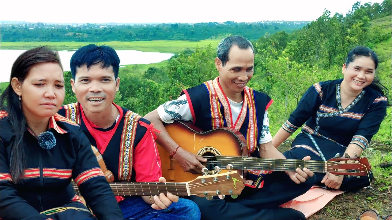 Yal ƀlĭh YŎNG ĐIN & MĬ ĐUIN - mŏ hiăp dŭng kâo đăh ƀăh kâo bai tai kâo hyơr | siu lan 