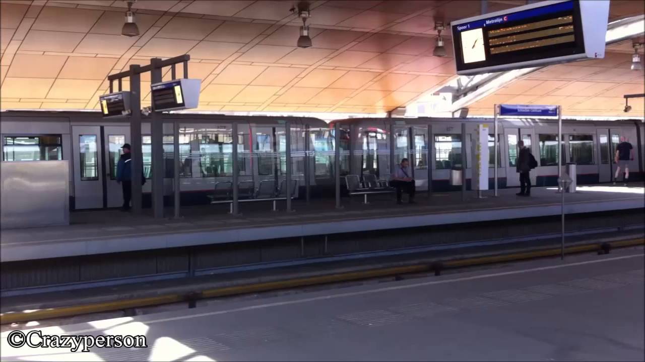 RET Metro Type S aankomst Schiedam Centrum op spoor 20 als eindpunt