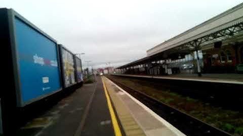 Class 800 arriving into Taunton (This is the train that took me to Dawlish)