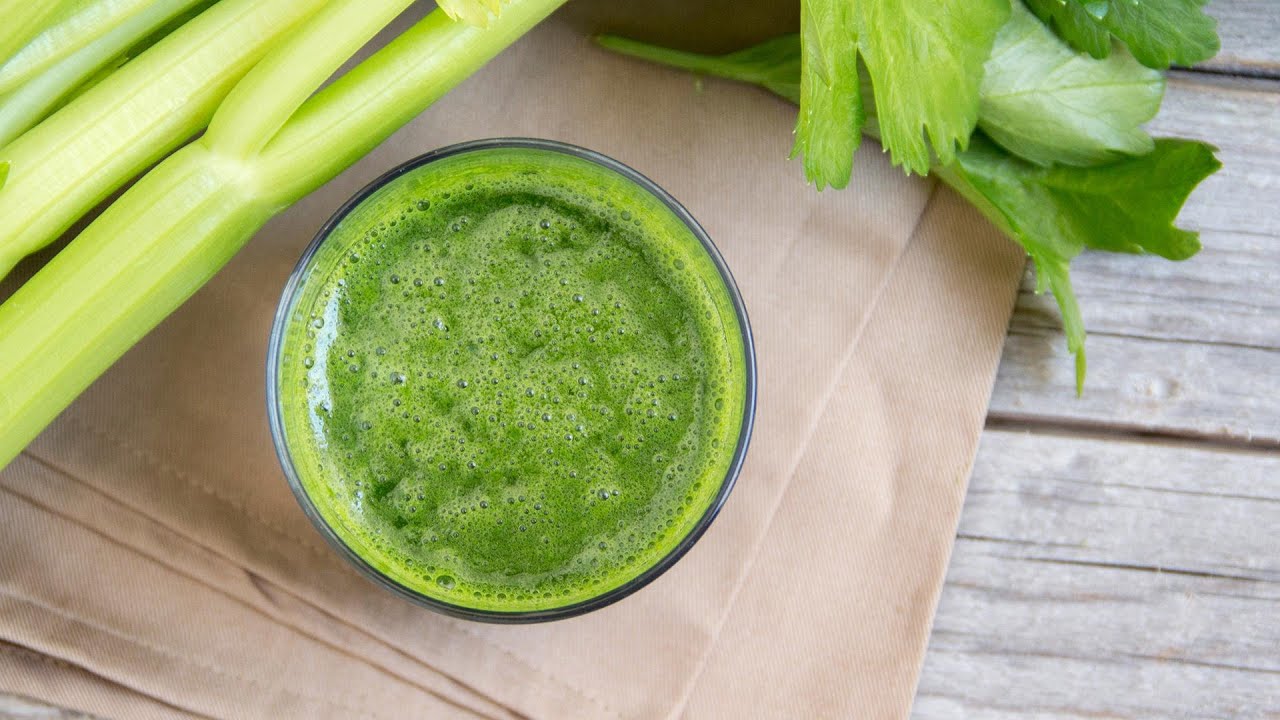 How To Make Anti-Inflammatory Celery Juice | Instagram Influencer Hannah Bronfman | Rachael Ray Show