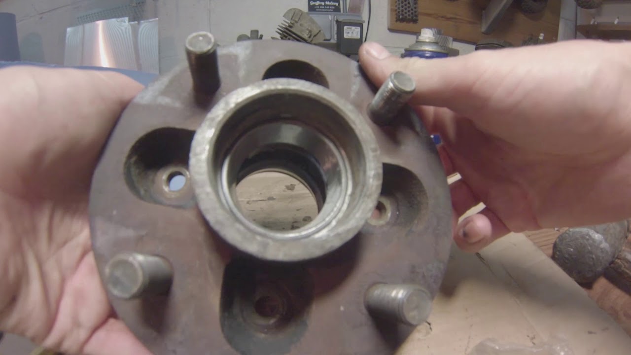 MG B brake disc, pads and front wheel hub bearing replacement YouTube