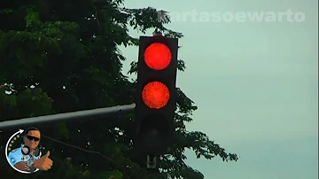 LAMPU MERAH 2 - Benyamin Sueb & Ida Royani | Tembang Nostalgia Legendaris (Bus Kopami, Jakarta 2012)