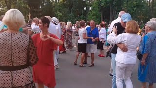 БЕЛАЯ БЕРЁЗА, Я ТЕБЯ ЛЮБЛЮ! ТАНЦЫ В ПАРКЕ ГОРЬКОГО ХАРЬКОВ СЧАСТЛИВЫЕ ДНИ