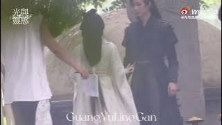 Ju Jingyi and Li Geyang at the filming of In Blossom