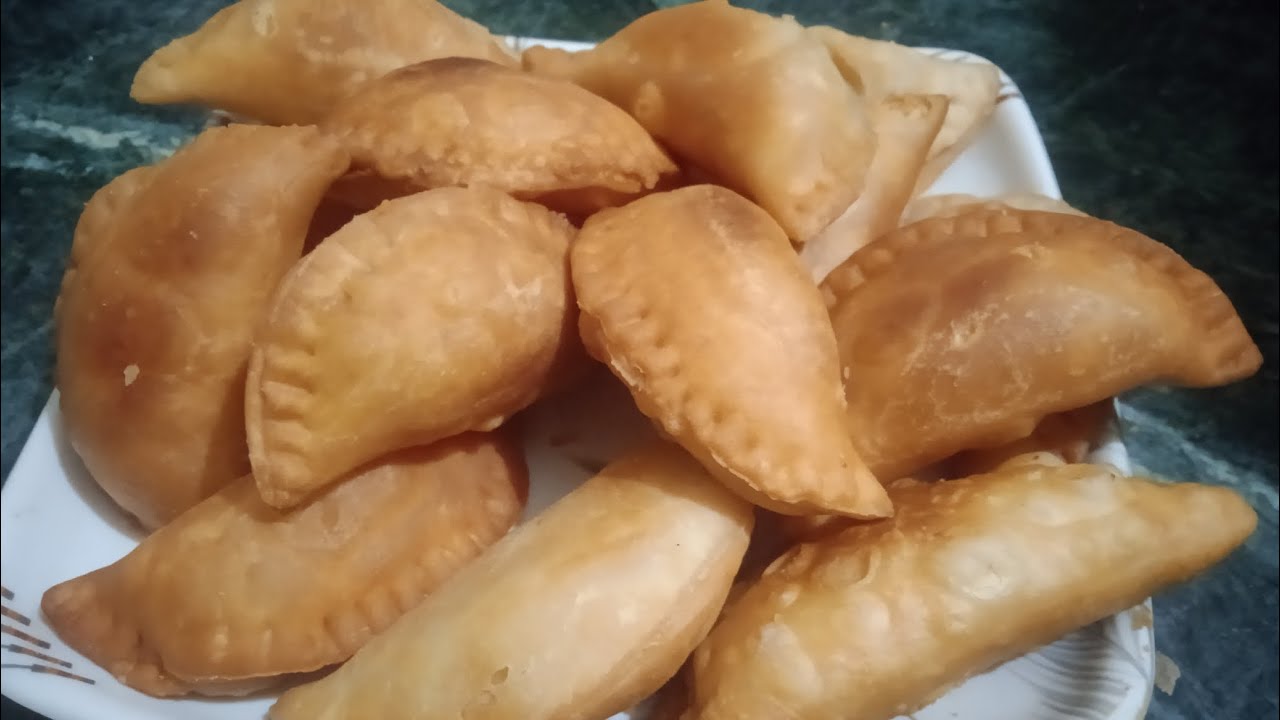 Bina phate banayein ek dum Khasta Gujhiya | Holi Special Recipe 😋