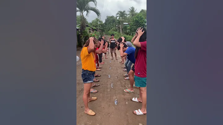 PARLOR GAMES - family Christmas Party 😁 ( Head, Toes, Kness, shoulder and Get the bottle ) 😆😆😆