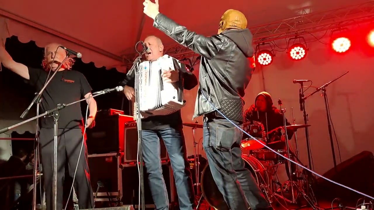 Istrijanski kantaduri na Blueskrs festivalu u Kanfanaru