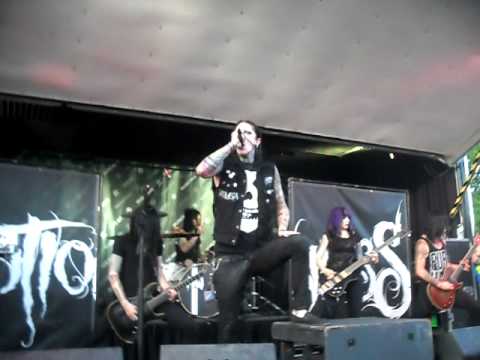 motionless in white abigail live warped tour milwa...