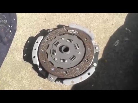 easier-way-to-remove/change-a-clutch-on-a-renault-clio-without-removing-the-gearbox-fully..how-to