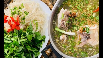 Cách nấu lẩu cá lóc nấu mẻ nhúng chuối ghém đậm chất dân dã đồng quê.