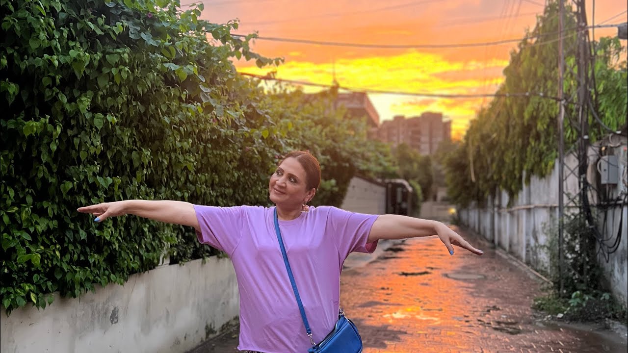 Ajj mousam bara piyara hai oar main kitchen main hun