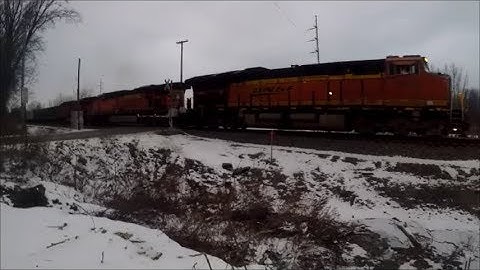 BNSF Foreign Power on NS Intermodal Train