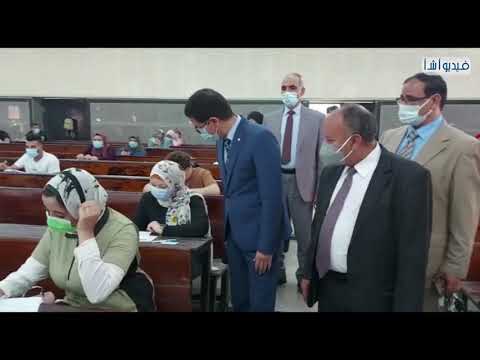 القائم بأعمال رئيس جامعة بنها يتفقد الإمتحانات بكلية التجارة