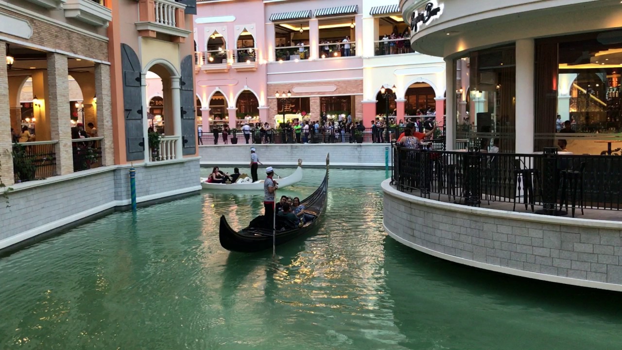 Sep 1 2019 People Riding Gondola At The Venice Grand Canal Mall