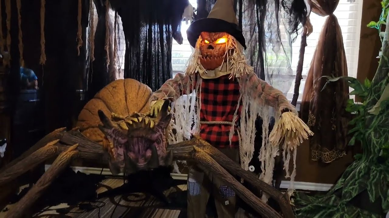 Twitching Scarecrow Halloween Animated Prop Morris Costumes!