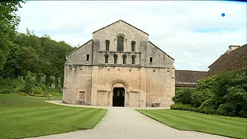 Qui vit dans l'abbaye de Fontenay ?