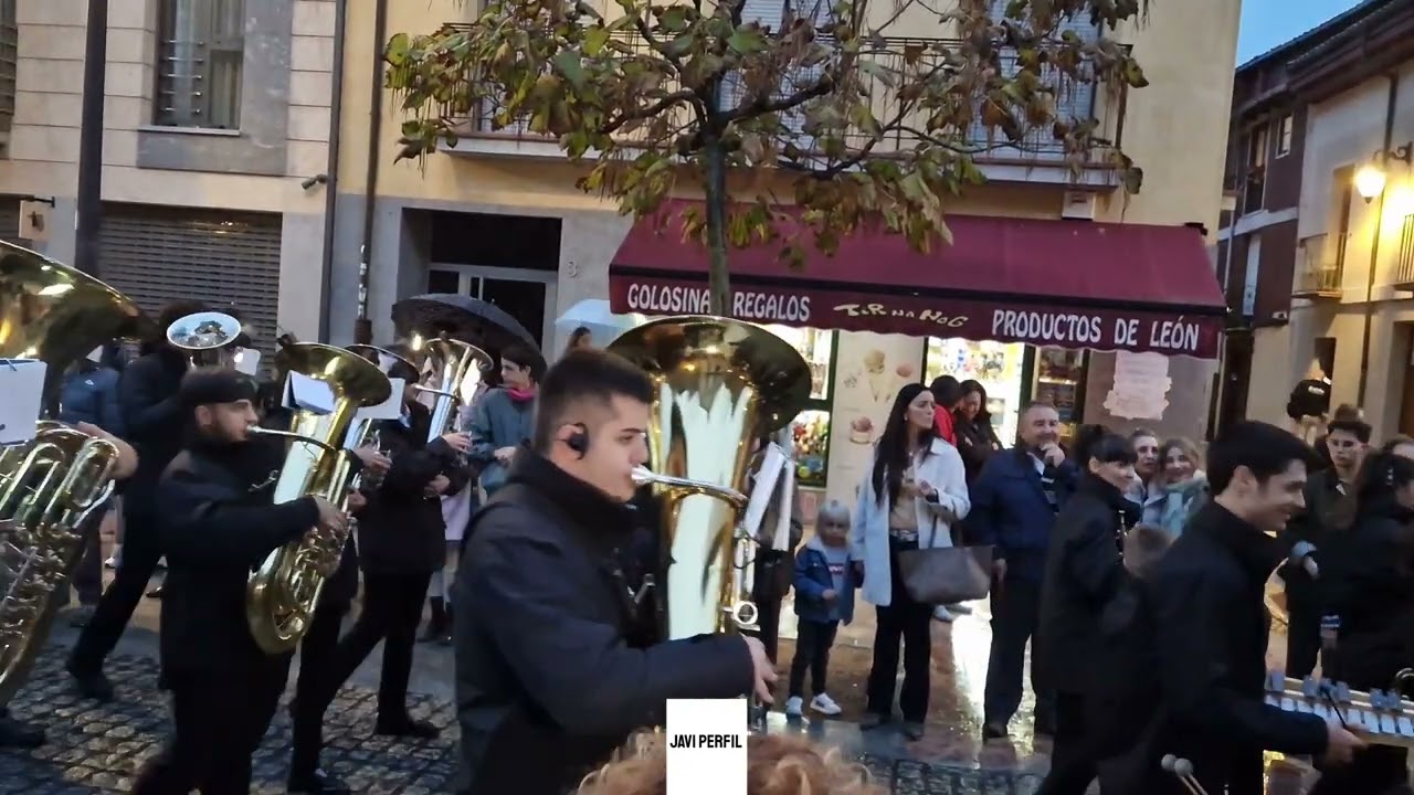 4K I AM GRAN PODER LEÓN. 