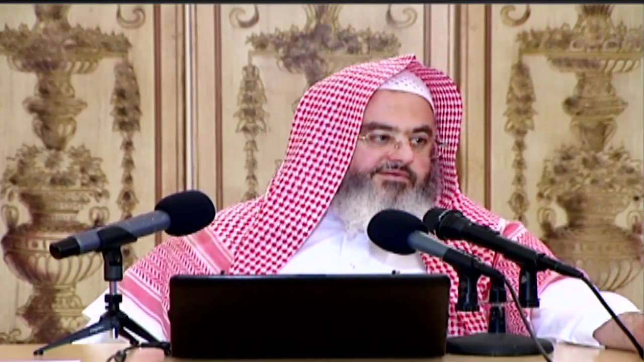 من يغسل الطفل والطفلة دون السابعة؟ الشيخ المنجد