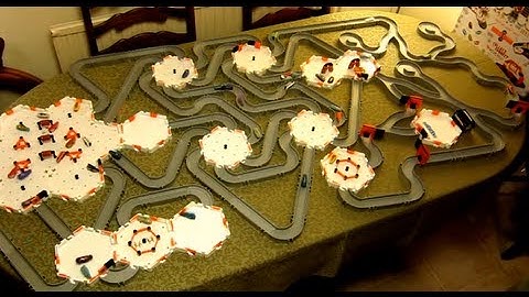 XL HexBug Nano Construct MAZE race - Can any find the end winning Hex cell in 10 minutes ?