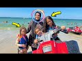 بنت صغيرة تفرح بمفاجأة الناس لها شوف حصل اية
