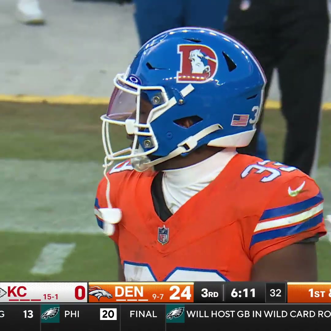 Javonte Williams catches for a 25-yard Gain vs. Kansas City Chiefs