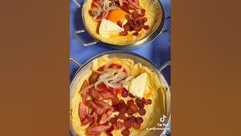 Khu vực quanh khu chung cư cũ Nguyễn Thiện Thuật và chợ Bàn Cờ được ví như trung tâm ẩm thực của Q.3