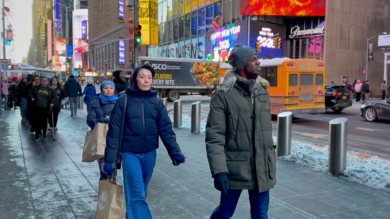 NYC Freezing Cold Midtown Manhattan Times Square Winter Walk 4K