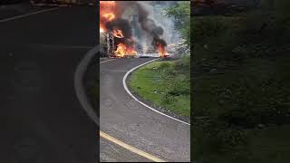 #Atencion🧿Un fatal accidente mantiene la carretera Izúcar de Matamoros-Tehuitzingo paralizada