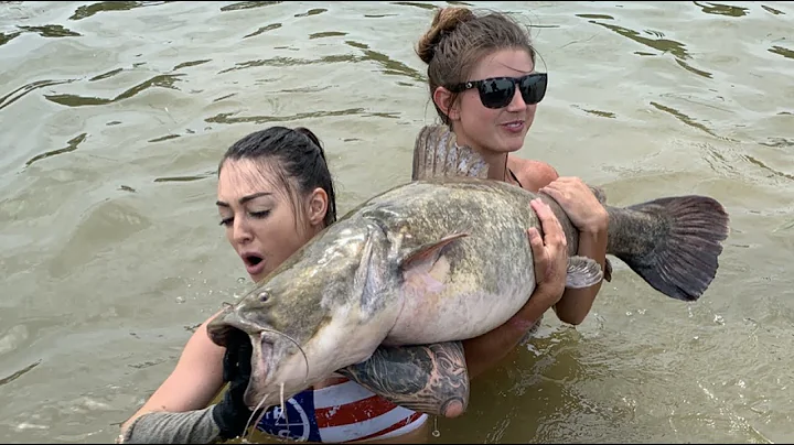 Catfish Noodling! Hannah Barron & Heather Lynn: Ro...