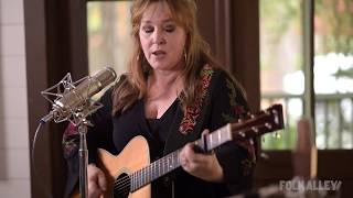 Folk Alley Sessions at 30A: Gretchen Peters - "Wichita" chords