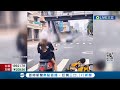 超危險! 男童當街開卡丁車! 家長騎車陪同恐觸法│記者 楊欣怡 程奕翔│【LIVE大現場】20240425│三立新聞台