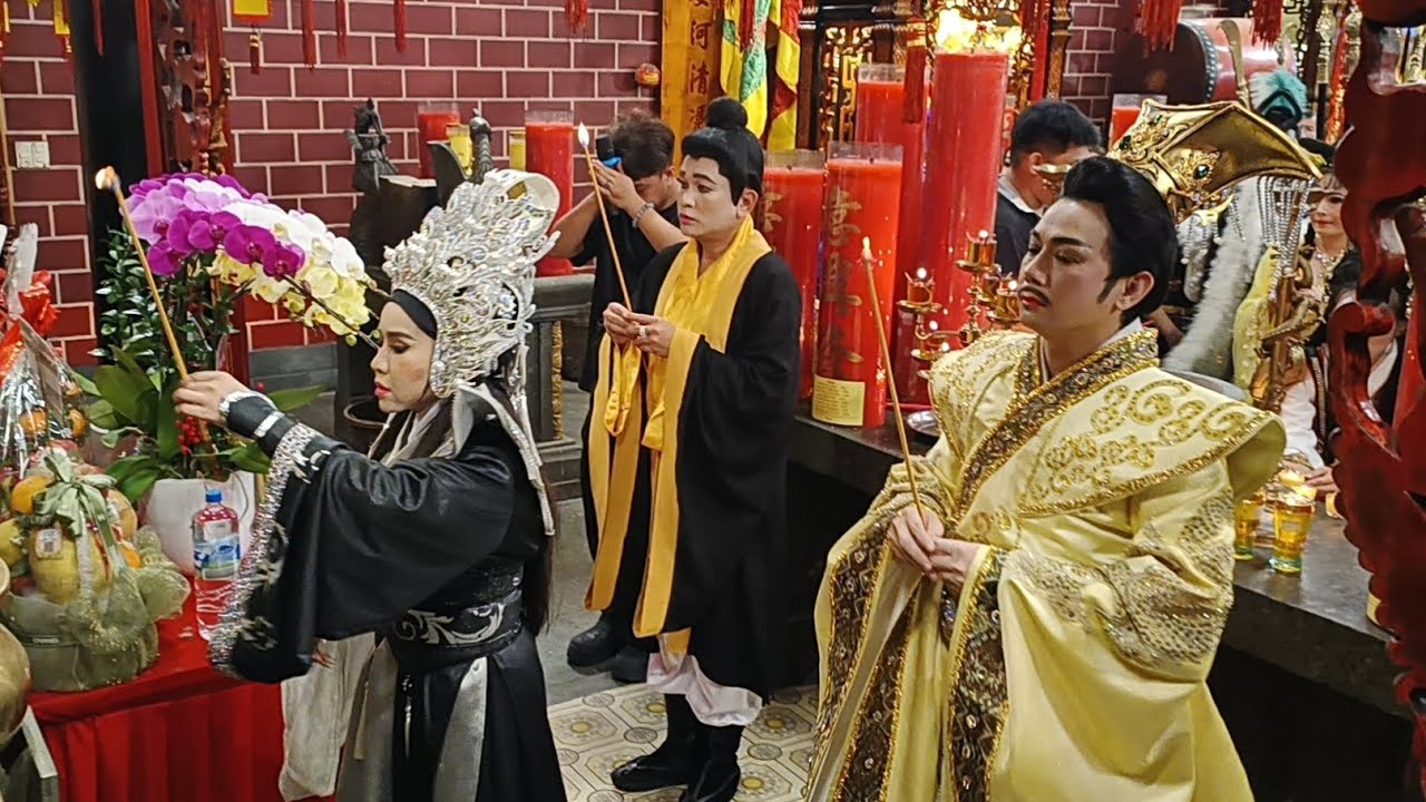 kết Thúc buổi diễn Toàn Đoàn Tuồng cổ Huỳnh long Thấp hương lậy Đình Ông 