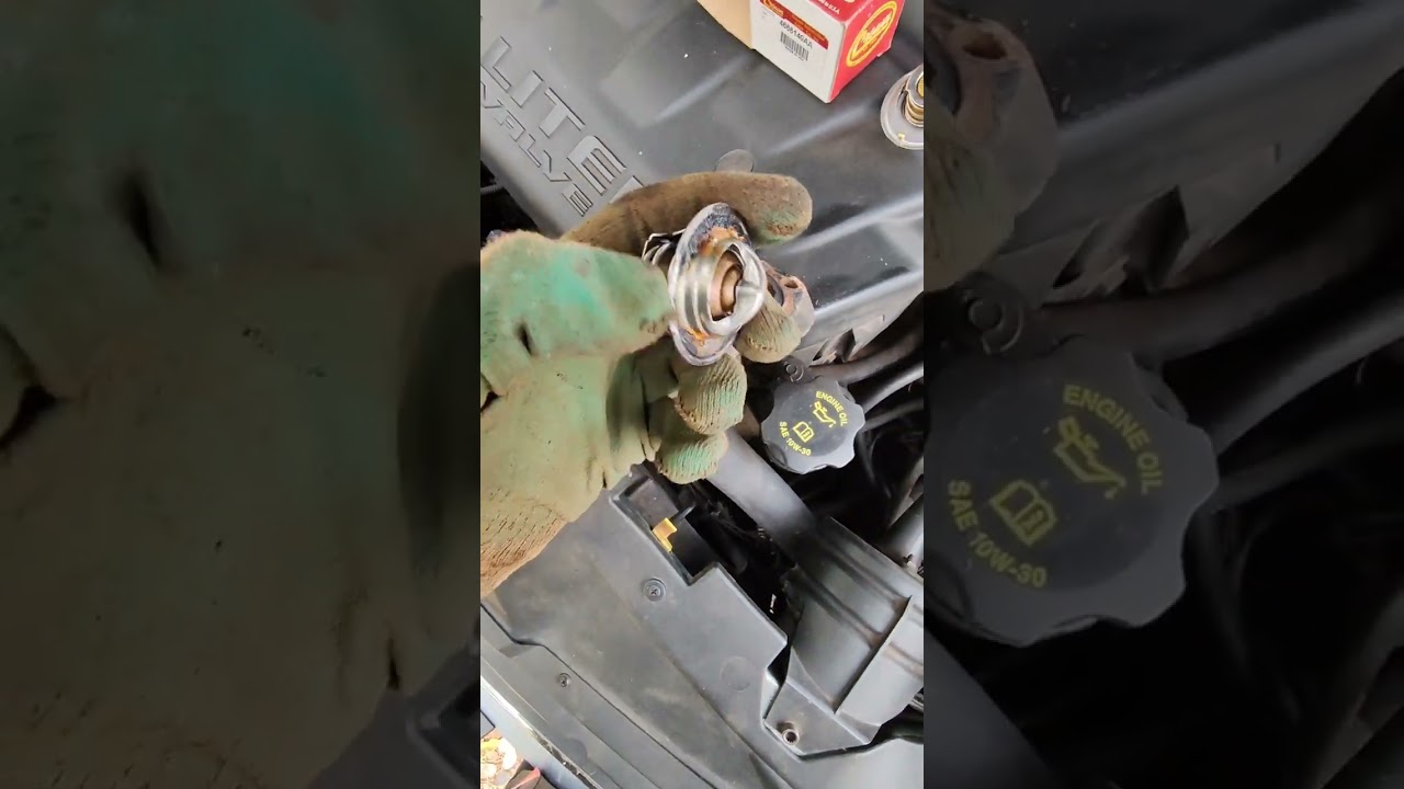 Chrysler Pacifica: замена термостата