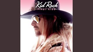 Download lagu First Kiss First Kiss