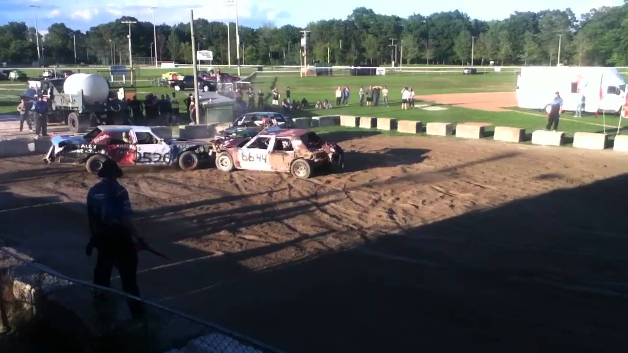 Tillisonburg straight stock demolition derby