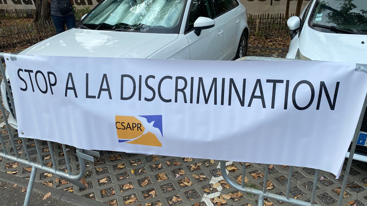 Manifestation Collectif contre les cotisations cipav/urssaf devant la