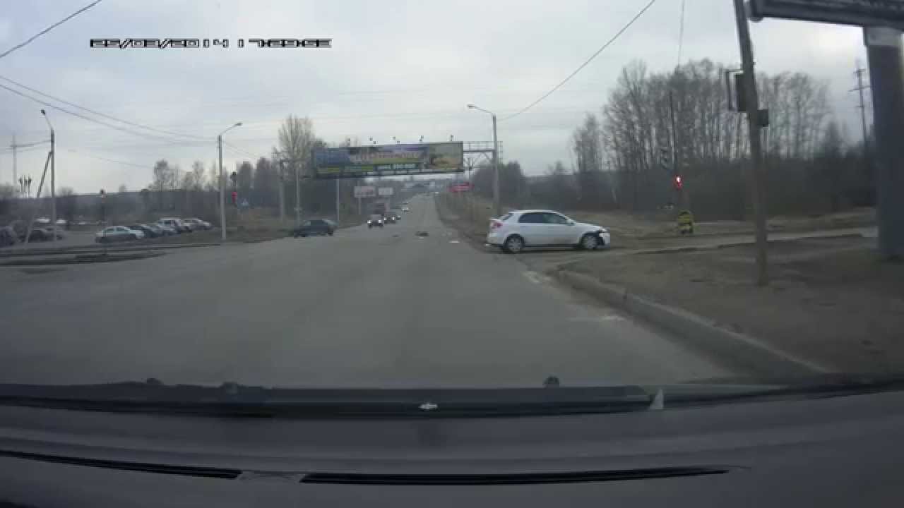 Я, говорит, ехал на мигающий зеленый... - YouTube