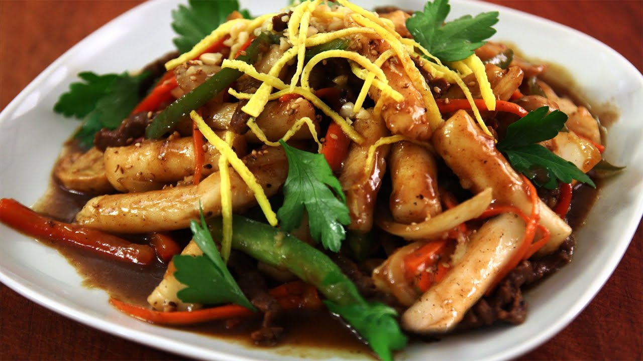 Korean Royal Court Stir Fried Rice Cakes (Gungjung-tteokbokki: )